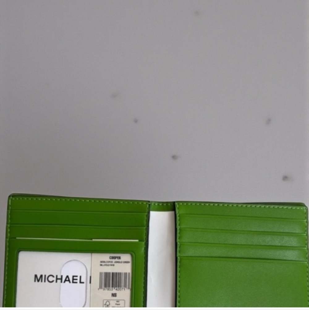 Michael Kors NEW Men's Green and White Card Holder - Picture 4 of 8